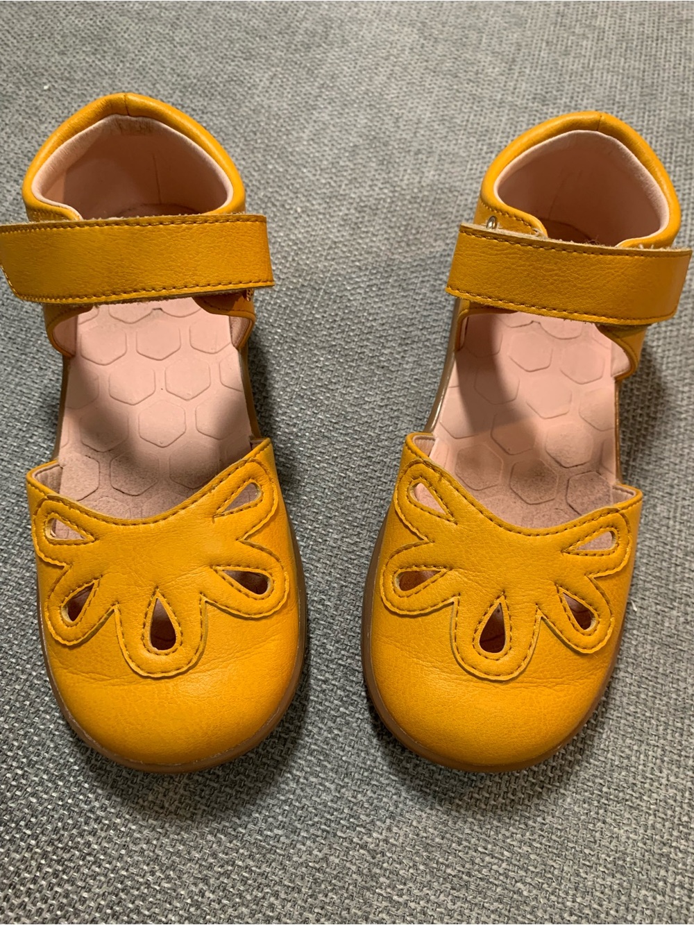 Livie & Luca 12 Mary Jane Sandals - Classic Flower Cutout